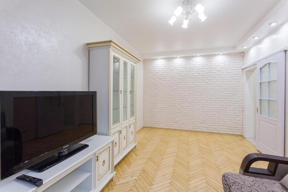 Апартаменты Дворец Спорта Kyiv Exterior photo